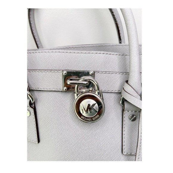 29-Michael Kors pearl gray handbag - Picture 14 of 15